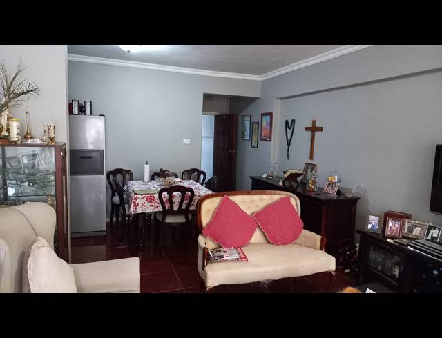 2.5 BEDROOM APARTMENT FOR SALE IN ESPLANADE
